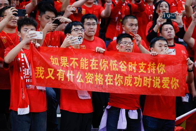 记者谈巴萨后卫变动：若巴尔德离队，库库和格瓦是候选
